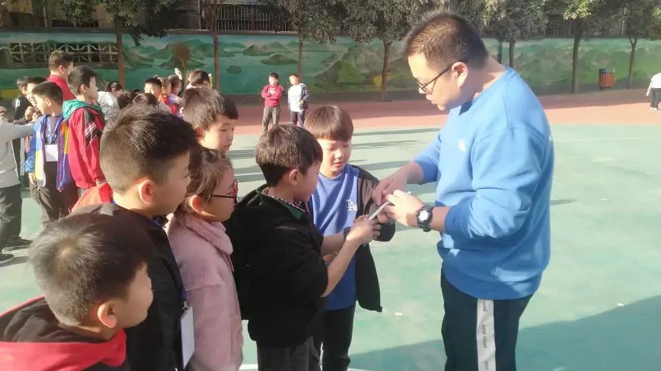 洛陽(yáng)市老城實(shí)驗(yàn)小學(xué)2